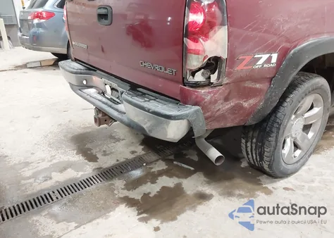 2005 Chevrolet Silverado 1500 Z71 z USA, uszkodzony, nr VIN 2GCEK13T751182514